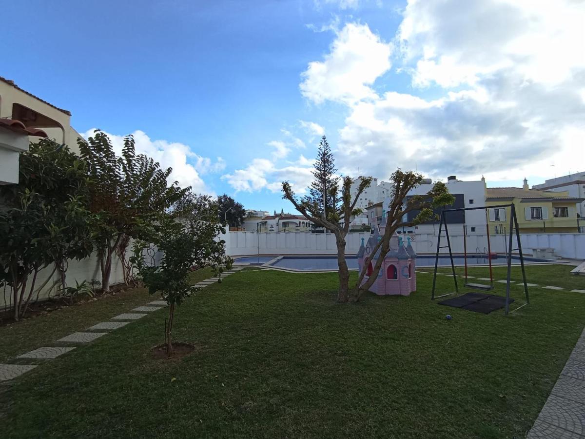 Love Shack Flat In Quarteira Center المظهر الخارجي الصورة