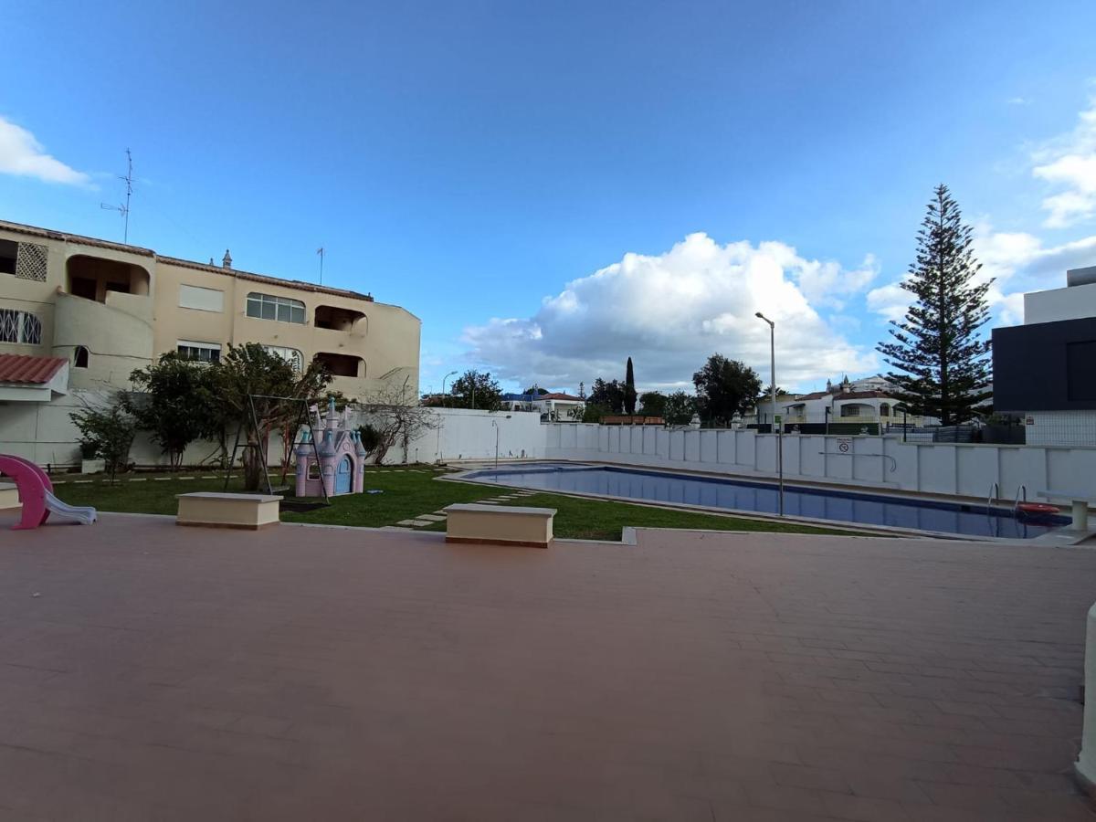 Love Shack Flat In Quarteira Center المظهر الخارجي الصورة