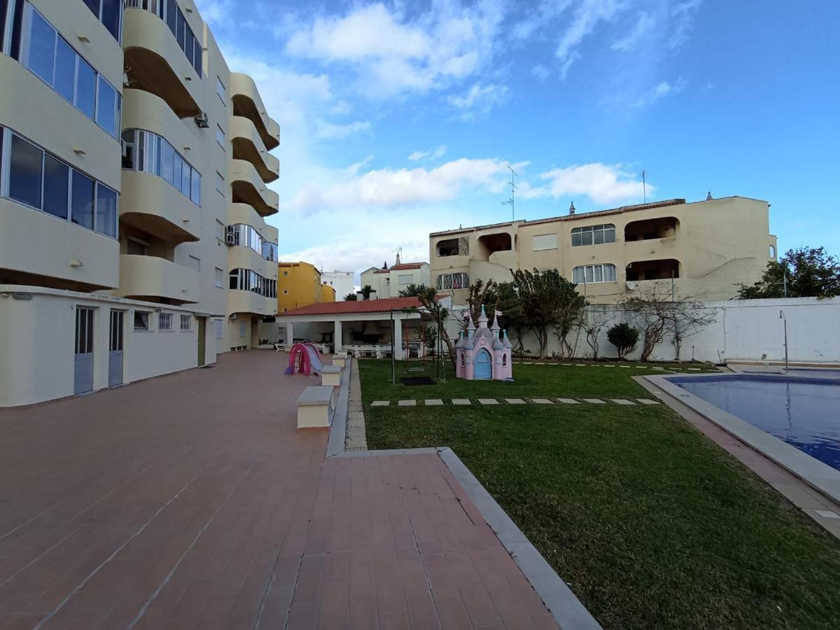 Love Shack Flat In Quarteira Center المظهر الخارجي الصورة